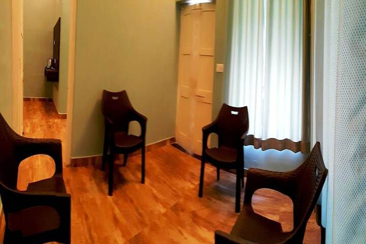 Room 33 of 60