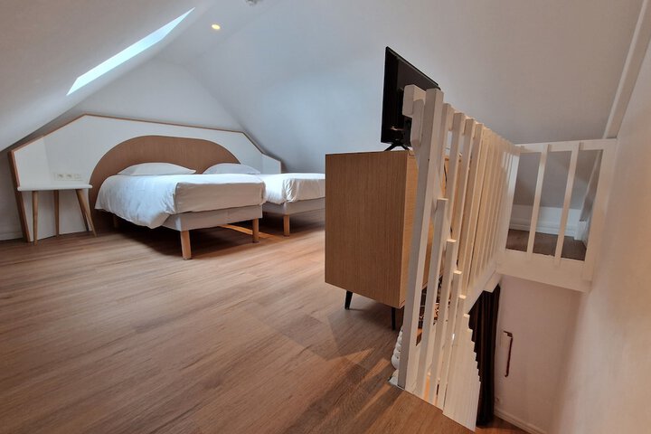 Room 14 of 80