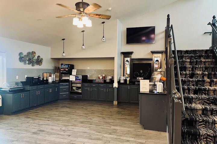 Lobby lounge