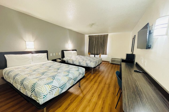 2 Queen Beds Micfridge (7 of 7)