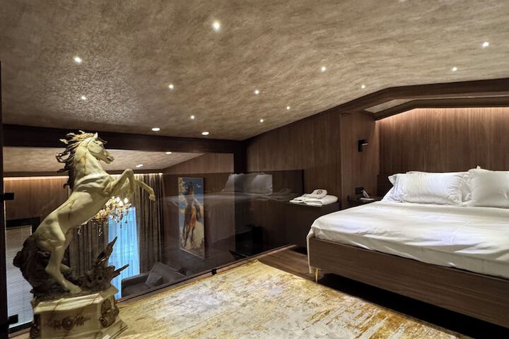 Room 3 of 55