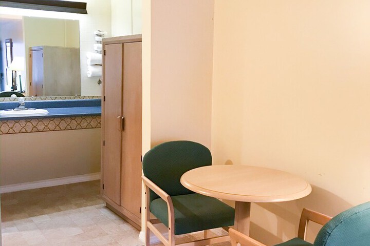 Room 12 of 17