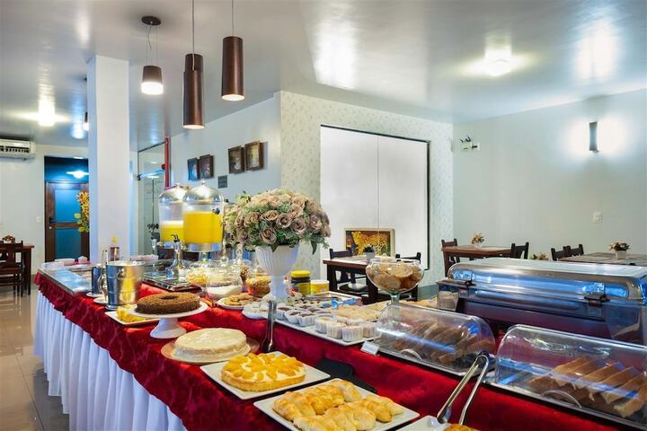 Breakfast/Coffee Service 64 of 77