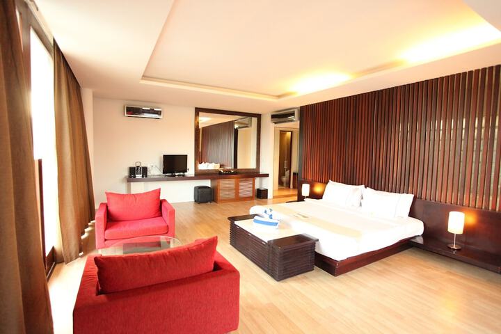 Room 5 of 36