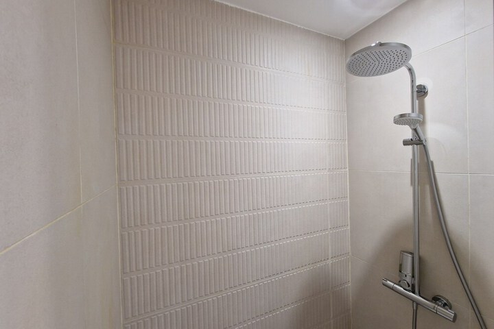Room 64 of 112