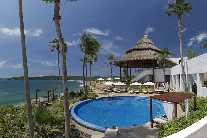Pools & Facilities