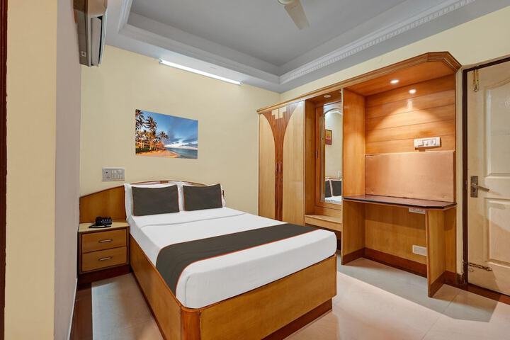 Room 17 of 28