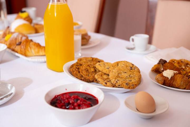 Breakfast/Coffee Service 89 of 111
