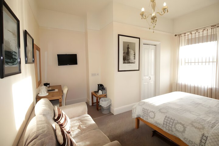 Room 21 of 43