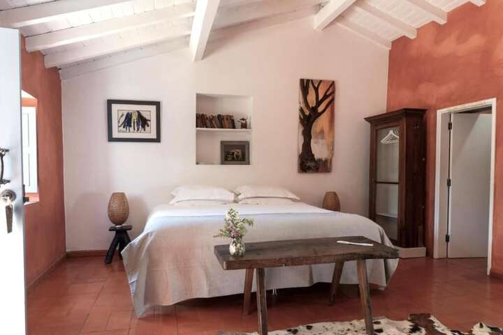 Room 4 of 80