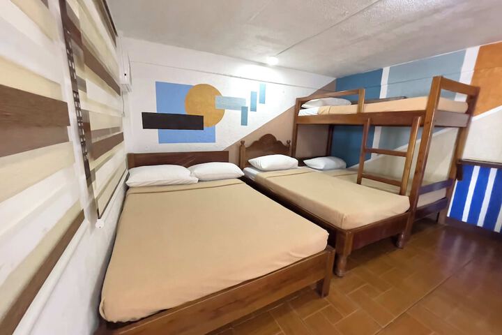Room 33 of 72