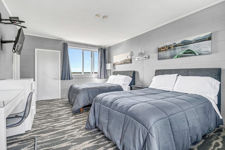 Room 4 of 40
