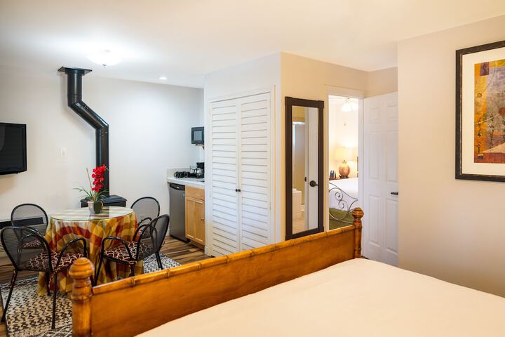 Room 40 of 106