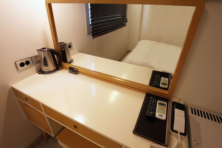 Room 190 of 198