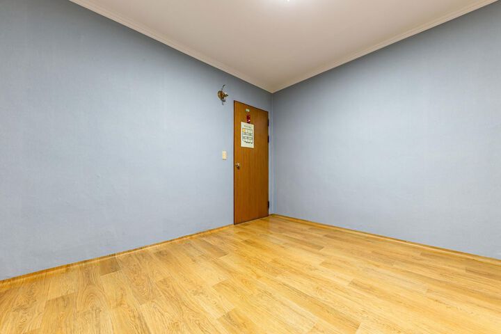 Room 25 of 60