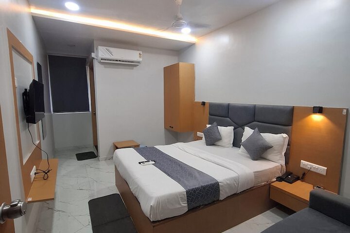 Room 6 of 22