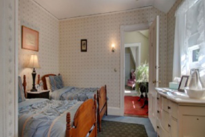 Room 213 of 408