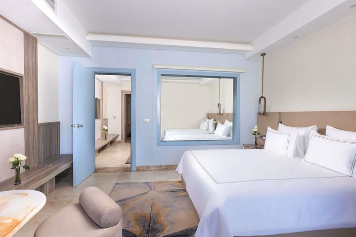 Room 35 of 180