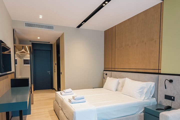 Room 9 of 62