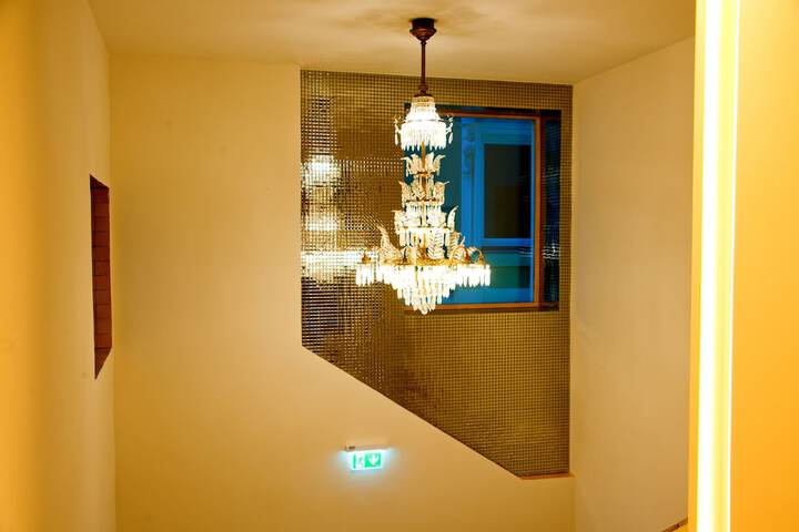 Ballroom/Hall 139 of 159
