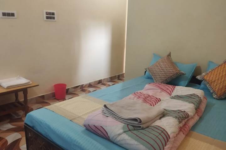 Room 4 of 14