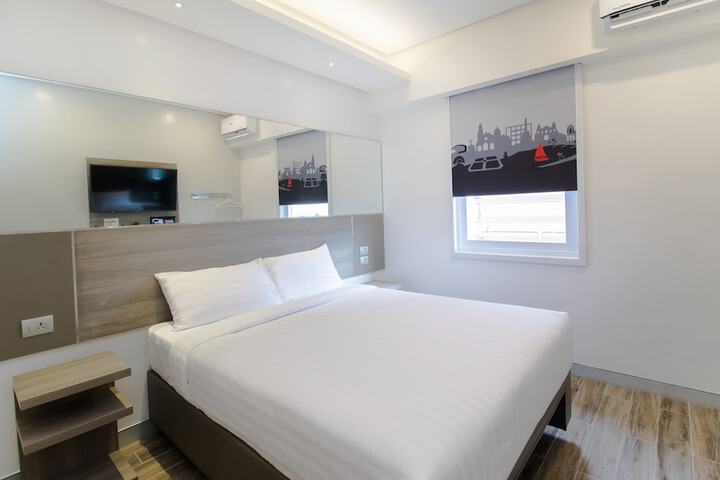 Room 18 of 32