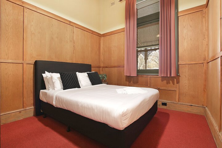 Room 11 of 31
