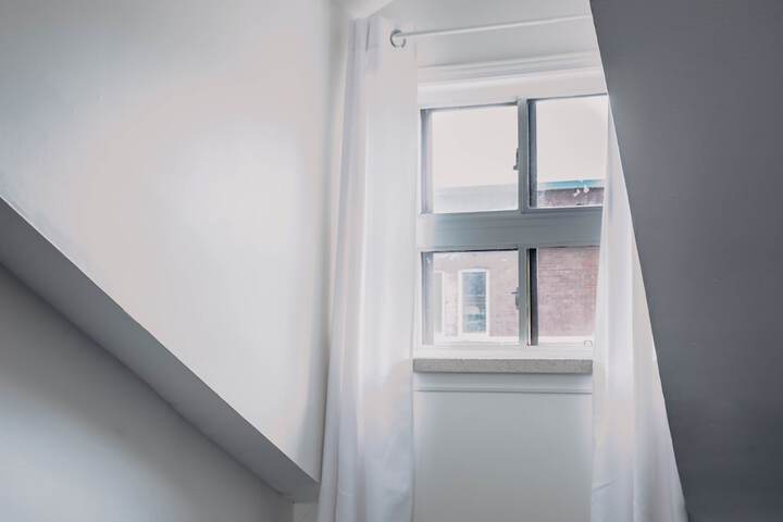Room 7 of 71