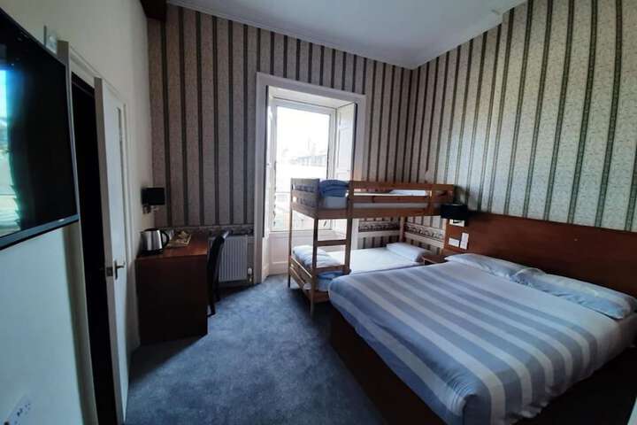 Room 16 of 37