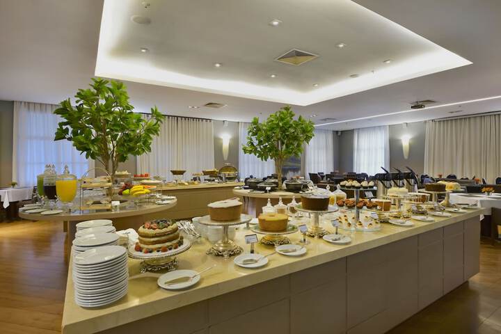 Dining 66 of 96