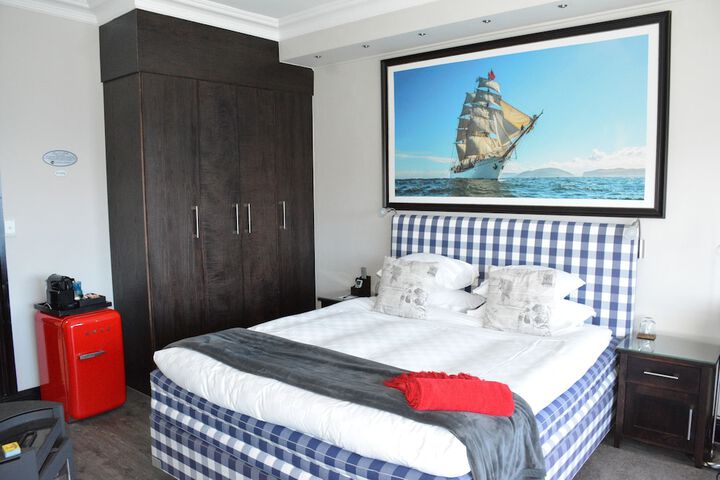 Room 27 of 147