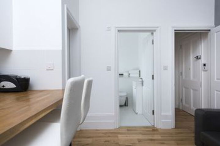 Room 10 of 20