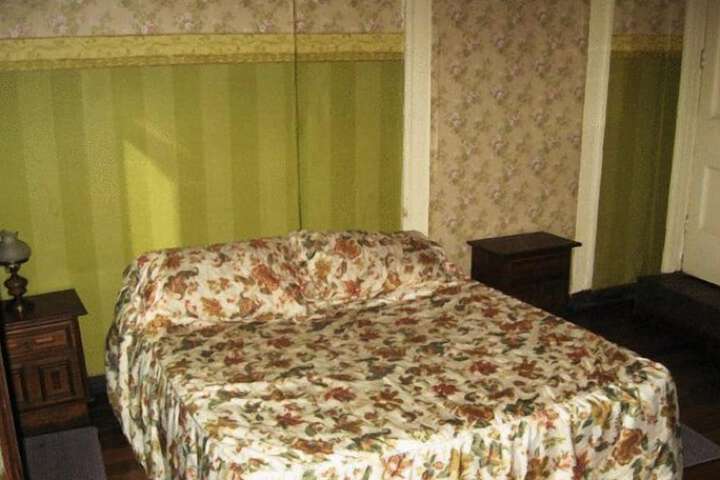 Room 28 of 40