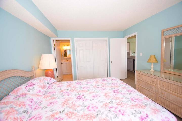 Room 4 of 17