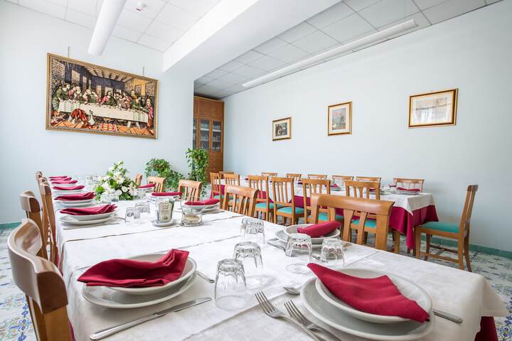 Dining 46 of 80