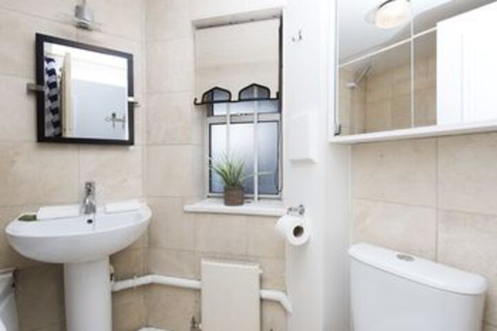 Room 4 of 26