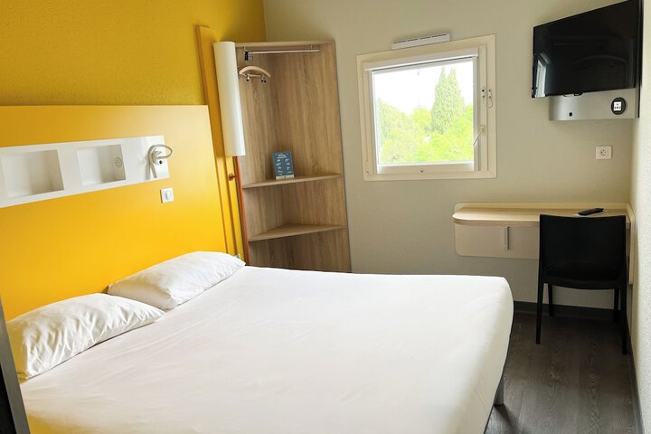 Room 6 of 62