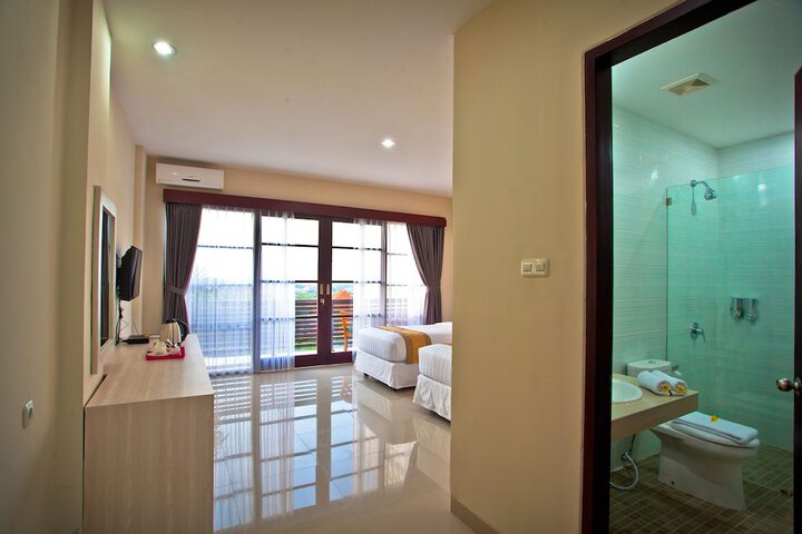 Room 25 of 38