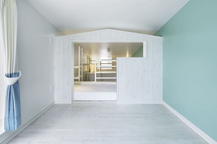 Room 18 of 173