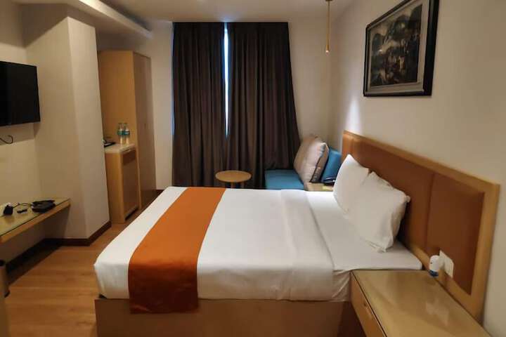 Room 32 of 57
