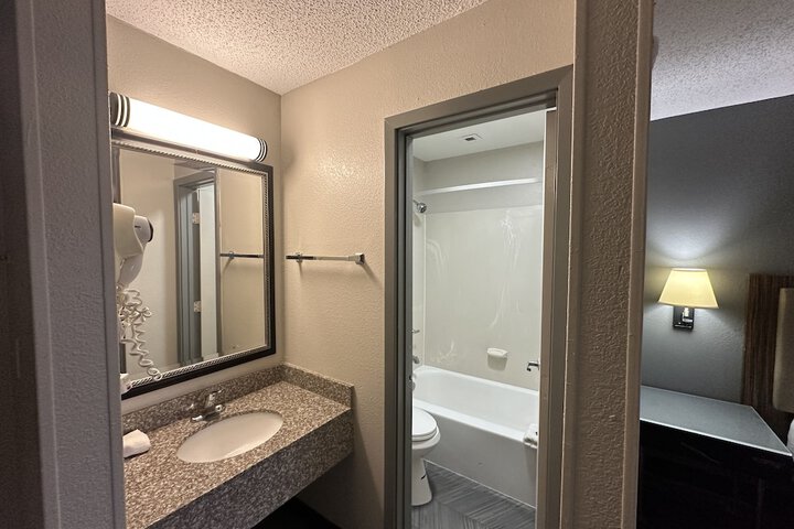 Standard Room, King or Two Doubles (11 of 11)