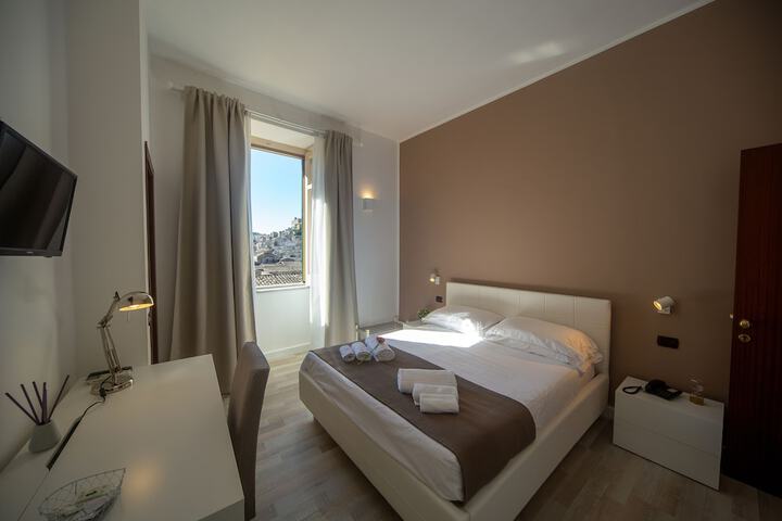 Room 28 of 51