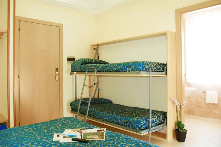 Room 9 of 47