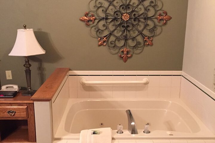 Hot Tub 14 of 26