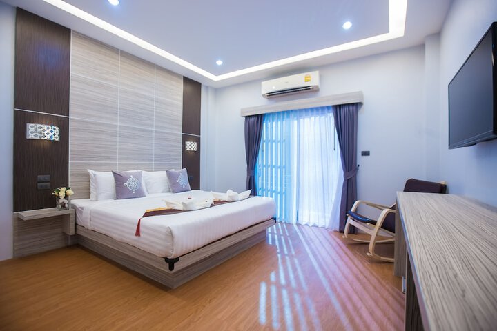 Room 7 of 83