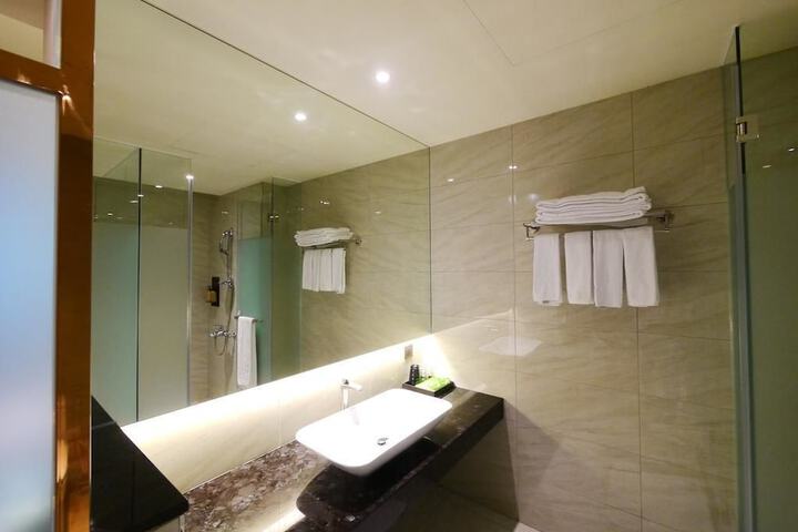 Room 8 of 52