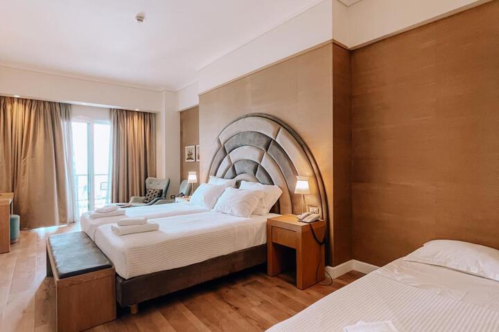 Room 5 of 80