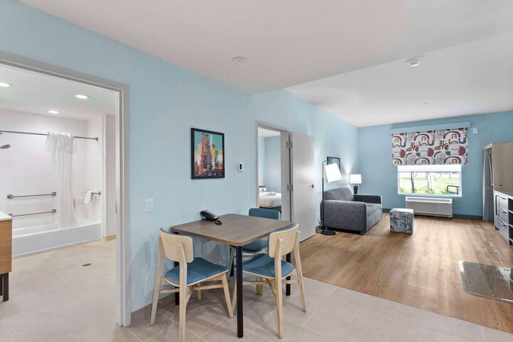 Room 8 of 17