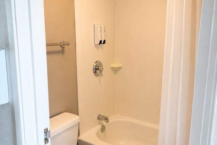 Room 10 of 17