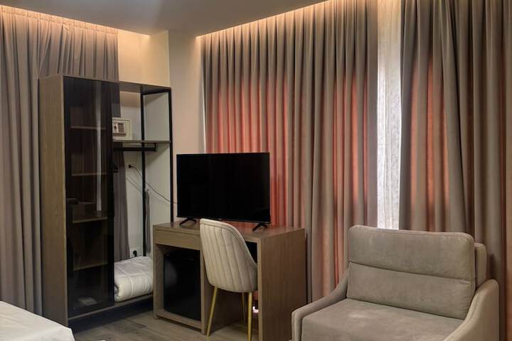 Room 9 of 101